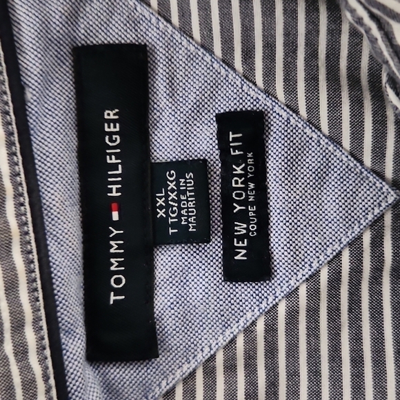 TOMMY Hilfiger Gray & White Stripes Button-Up Shirt - Picture 5 of 8